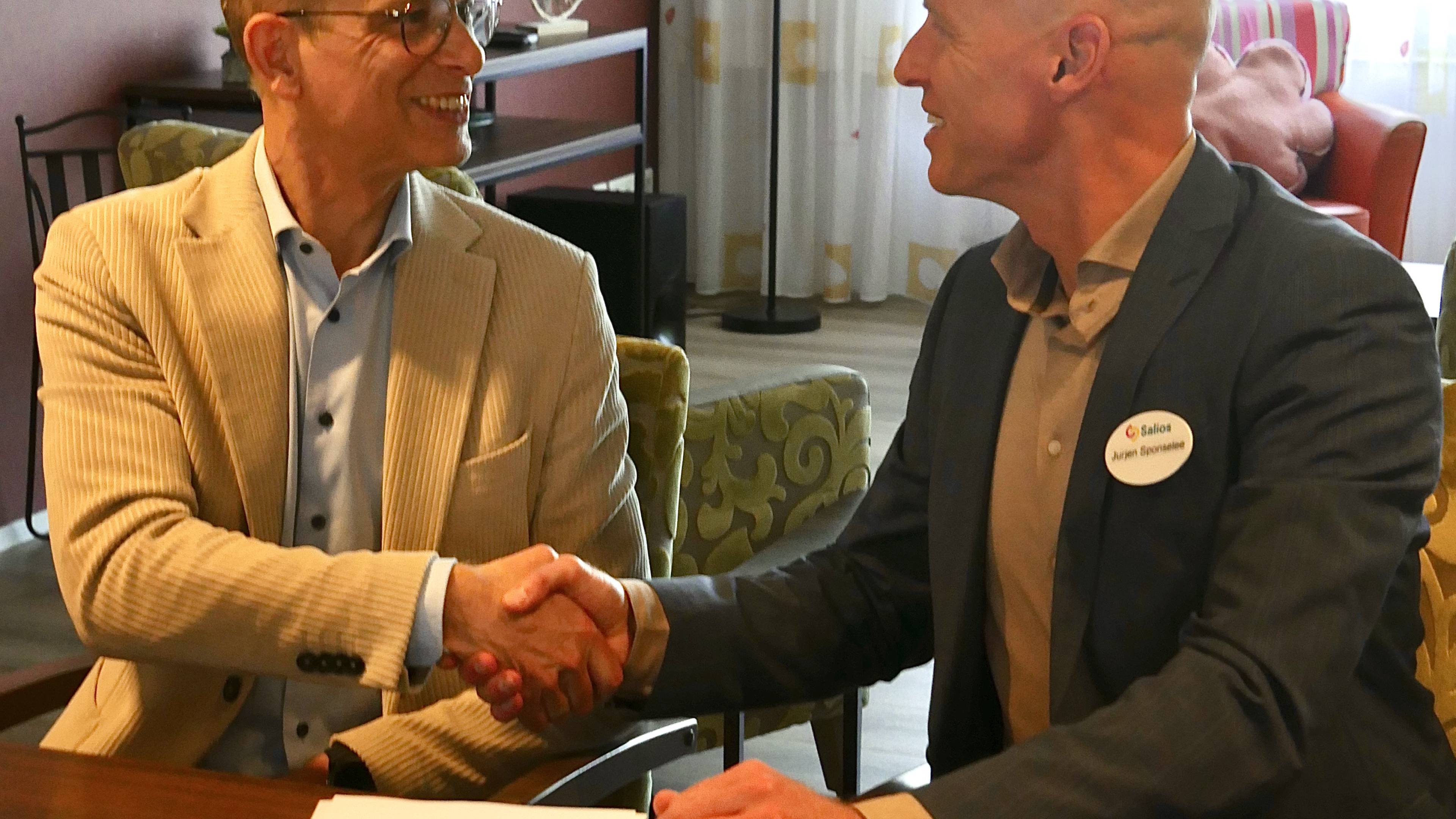 Salios en De Hoop bundelen krachten voor betere Korsakov-zorg